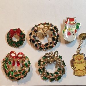 VINTAGE LOT of 6 Christmas pins